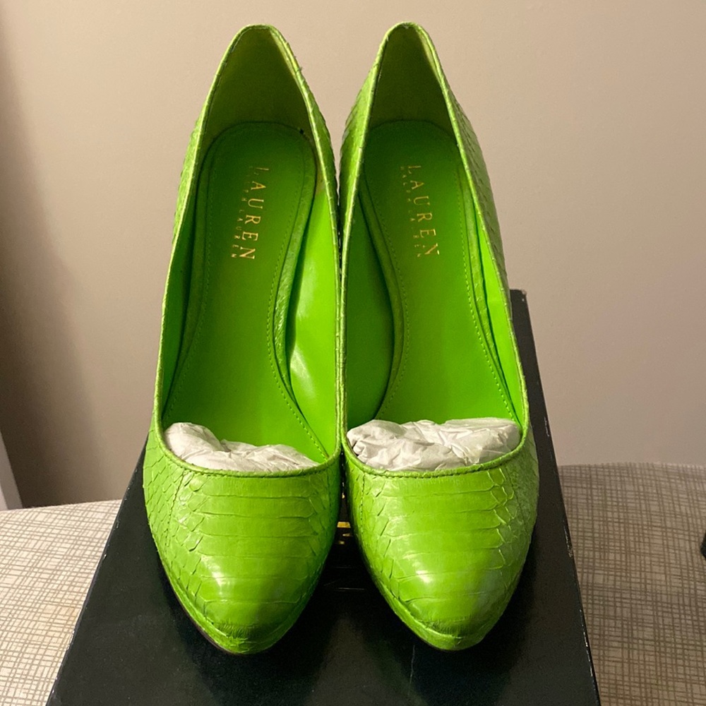 Ralph Lauren lime snake skin leather pumps. Size 8.5. Brand new w/box.